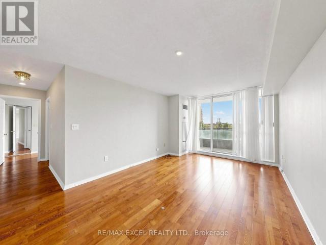 apartment at 706 28 PEMBERTON AVENUE, Toronto, Ontario, M2M4L1