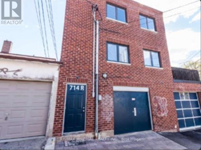 apartment at 714R DUFFERIN STREET