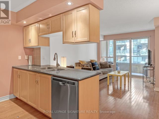 apartment at 710 270 WELLINGTON STREET W, Toronto, Ontario, M5V3P6