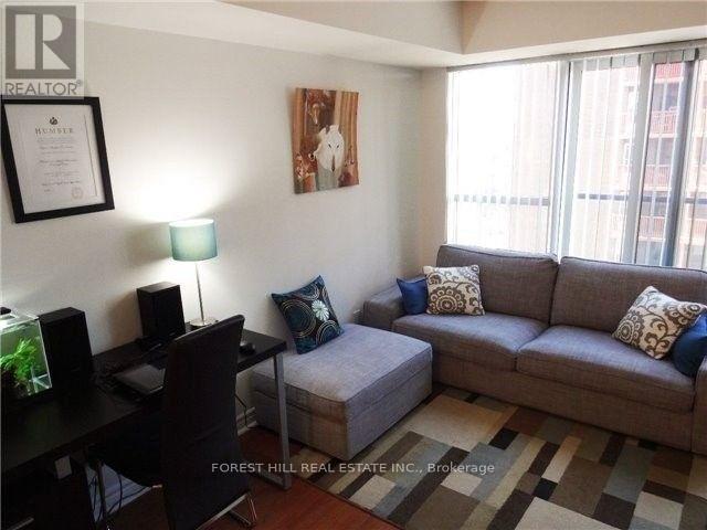 apartment at 720 – 35 SARANAC BOULEVARD