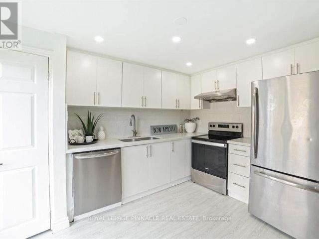 apartment at 733 PARKVIEW CRESCENT