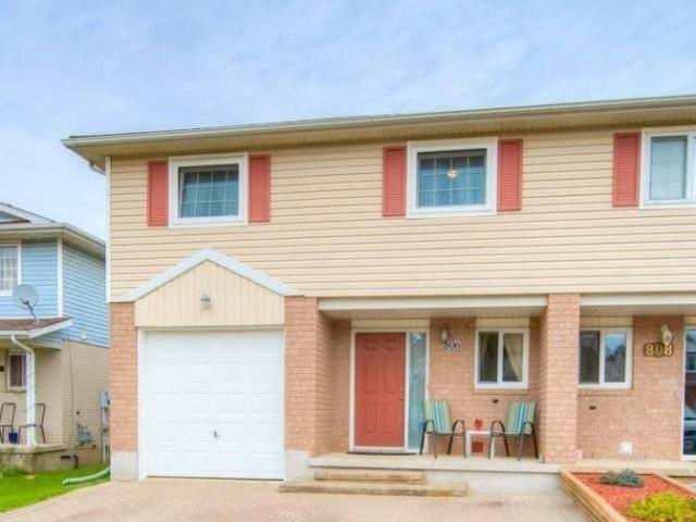 apartment at 806 FAIRWAY CRESCENT