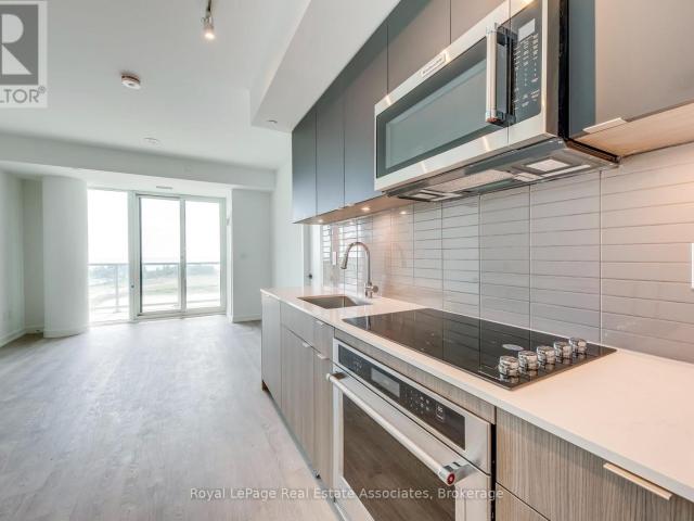 apartment at 806 220 MISSINNIHE WAY, Mississauga, Ontario, L5H0A9