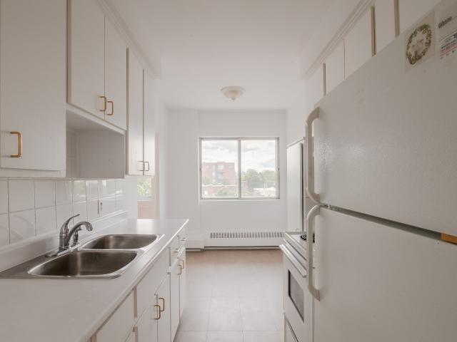 apartment at 809 Bloomfield Avenue Outremont Montreal H2V 3S5