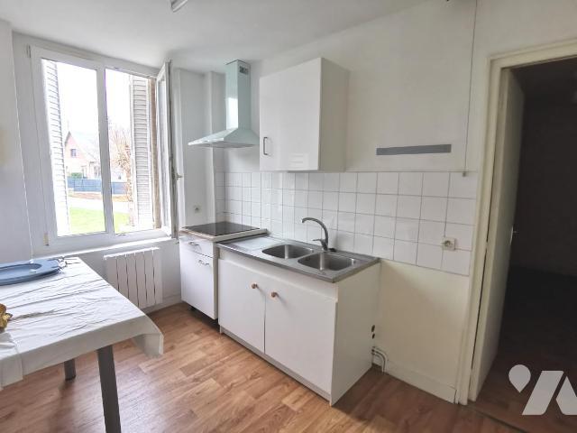 Apartment at 80 Roye, ROYE, 80700, France
