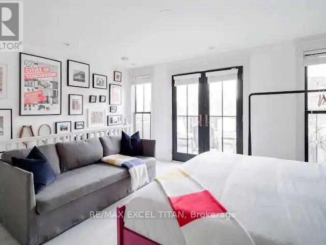 apartment at 80 WILLCOCKS STREET, Toronto, Ontario, M5S1C8