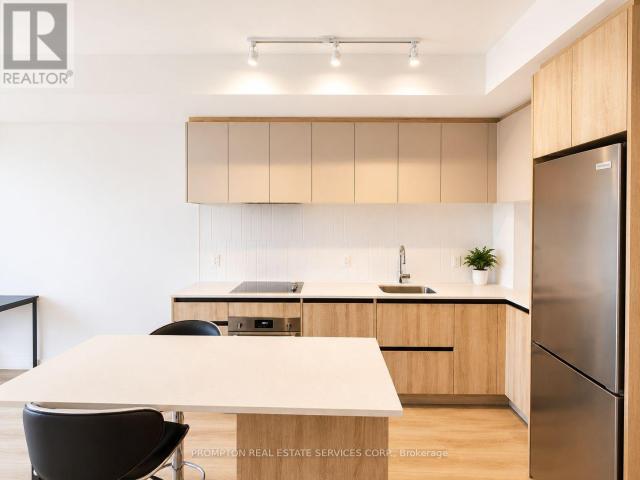 apartment at 813 7950 BATHURST STREET, Vaughan, Ontario, L4J0L4