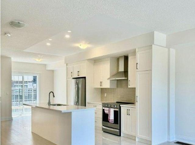 apartment at 81 CLIPPERS CRESCENT, Whitchurch Stouffville, Ontario, L4A4X7