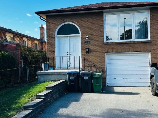 apartment at 827 STAINTON DRIVE, Mississauga, Ontario, L5C1G2