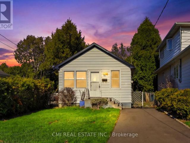 apartment at 86 ADAIR AVENUE S