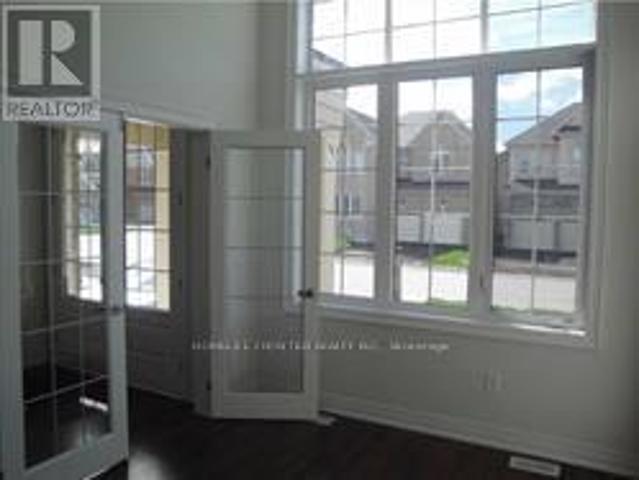 apartment at 8 JERICHO AVENUE, Georgina, Ontario, L4P0G9