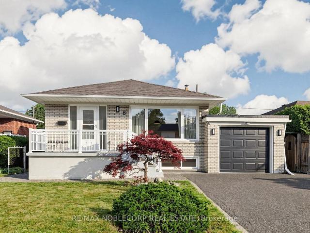 apartment at 8 SUMMERFIELD CRESCENT, Toronto, Ontario, M9M3X3