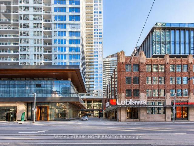 apartment at 909 17 BATHURST STREET, Toronto, Ontario, M5V0N1