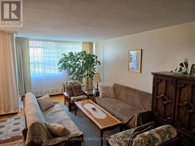 apartment at 917 – 451 THE WEST MALL
