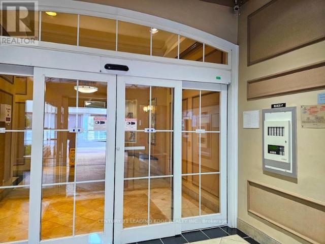 apartment at 913 80 ST PATRICK STREET, Toronto, Ontario, M5T2X6