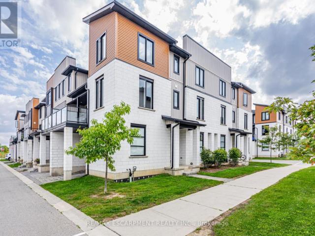 apartment at 941 MANHATTAN WAY