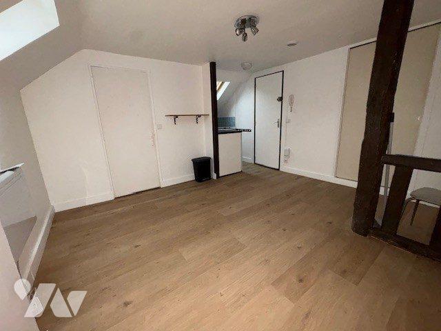 Apartment at 95 Roche Guyon, LA ROCHE GUYON, 95780, France
