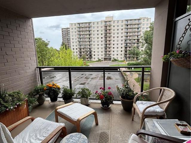 apartment at 975 WARWICK Court Unit# 205, Burlington, Ontario, L7T3Z7