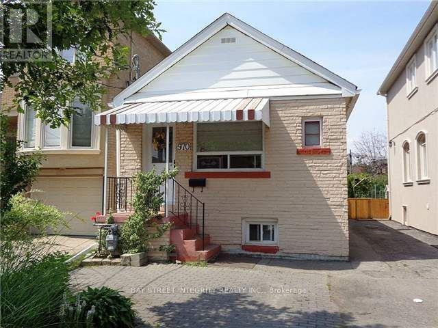 apartment at 970 BRIAR HILL AVENUE, Toronto, Ontario, M6B1M3