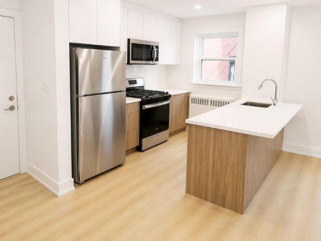 apartment at 9 1024 KING STREET E, Hamilton, Ontario, L8M1C8