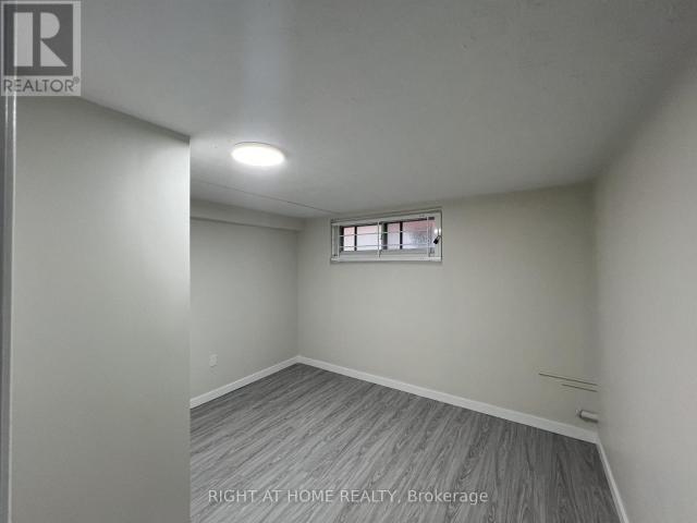 apartment at 9 DEWLANE DRIVE, Toronto, Ontario, M2R2P7