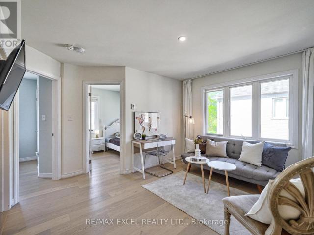 apartment at COACH 5 BLOOM STREET, Markham, Ontario, L6B0Z7