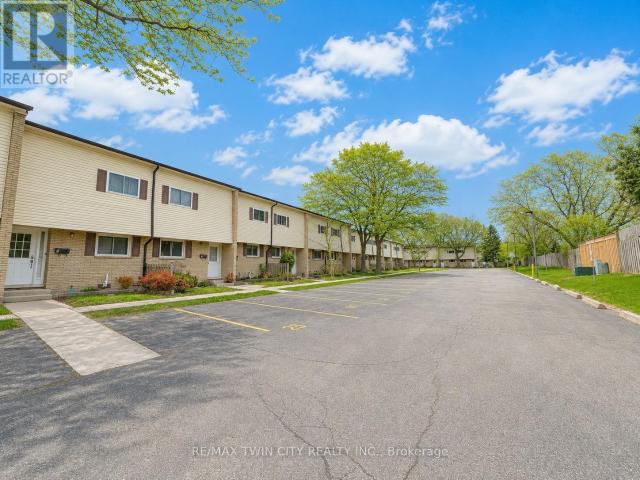 apartment at A5 – 211 VERONICA DRIVE