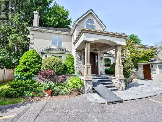 apartment at A 1430 HURONTARIO STREET, Mississauga, Ontario, L5G3H4