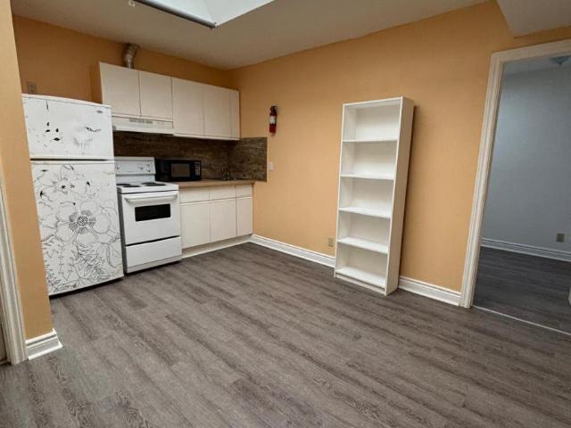 apartment at APT 2 2828 DANFORTH AVENUE, Toronto, Ontario, M4C1M1