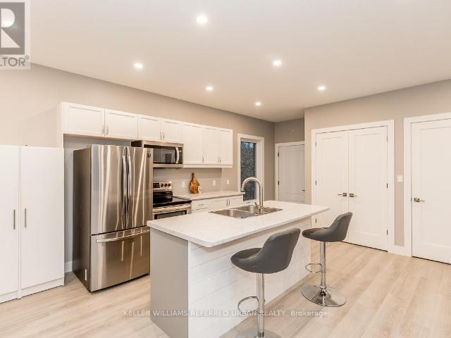 apartment at APARTMENT 23 DELTA CRESCENT, East Gwillimbury, Ontario, L9N1G2