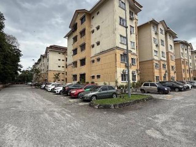 Apartment at Ara Damansara Low Density