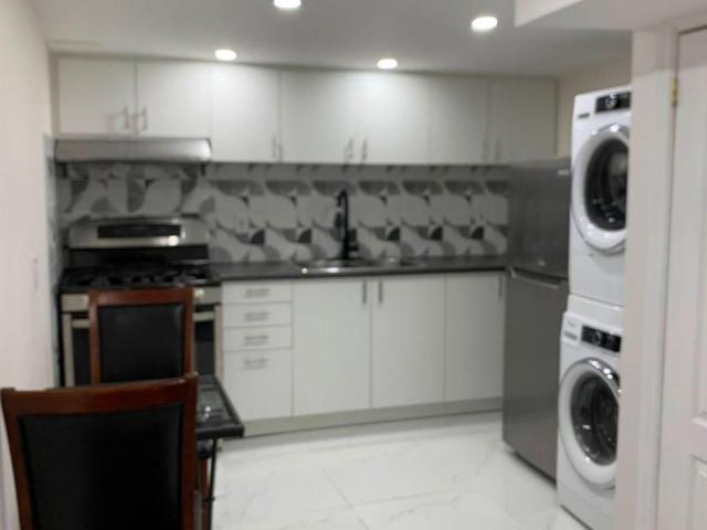 apartment at B 4 NORTHUMBERLAND STREET, Toronto, Ontario, M6H1P7