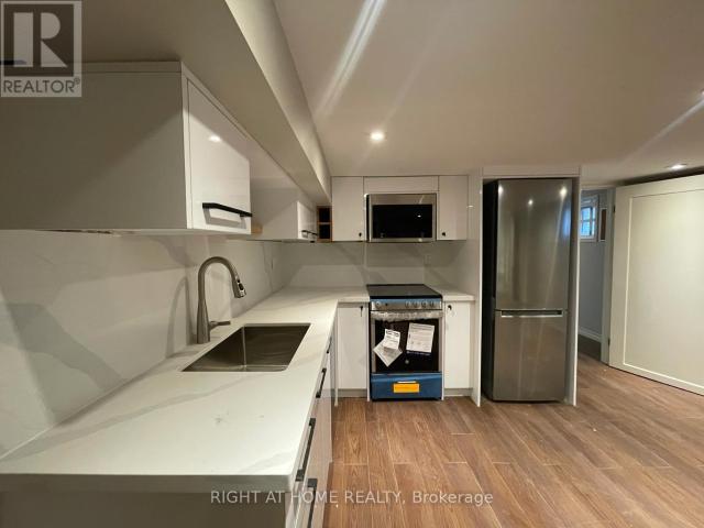 apartment at B 807 DUPONT STREET, Toronto, Ontario, M6G1Z7