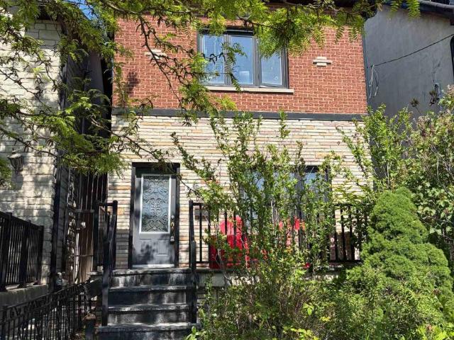 apartment at BASEMENT – 247 LANSDOWNE AVENUE