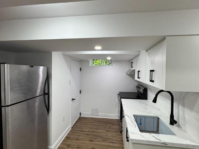 apartment at BASEMENT 3722 ELLENGALE DRIVE, Mississauga, Ontario, L5C1Z7
