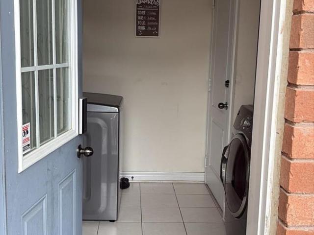 apartment at BST 114 LORENZO CIRCLE, Brampton, Ontario, L6R3N4