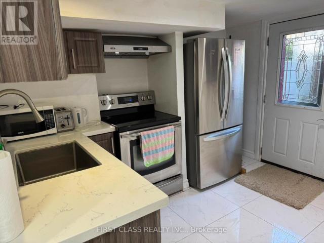 apartment at BSMNT 524 BATHURST STREET, Toronto, Ontario, M5S2P9