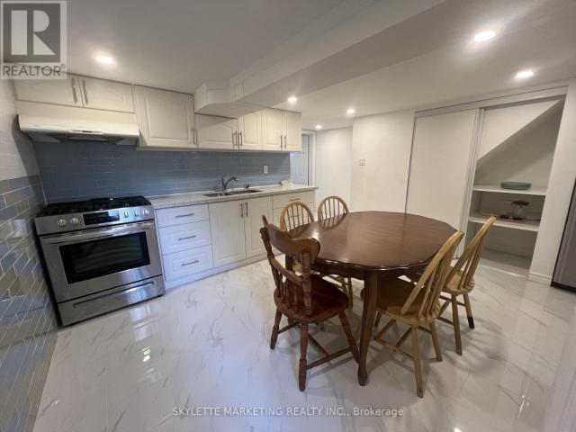 apartment at BSMT 548 DUFFERIN STREET, Toronto, Ontario, M6K2A7