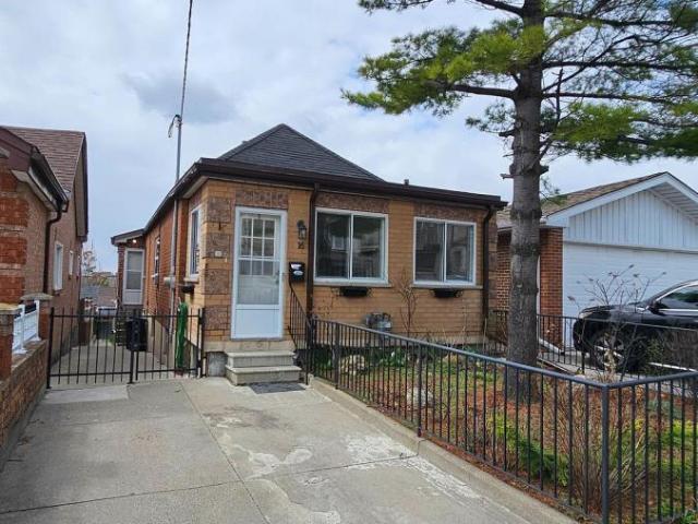 apartment at BSMT 16 FAILSWORTH AVENUE, Toronto, Ontario, M6M3J2