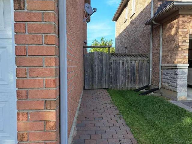 apartment at BSMT 22 QUETICO DRIVE, Richmond Hill, Ontario, L4B3S9