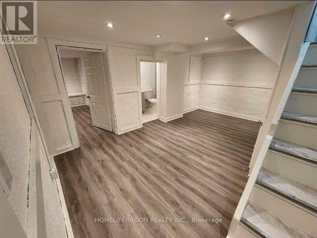 apartment at BSMT 271 SUSSEX AVE AVENUE, Richmond Hill, Ontario, L4C2G6