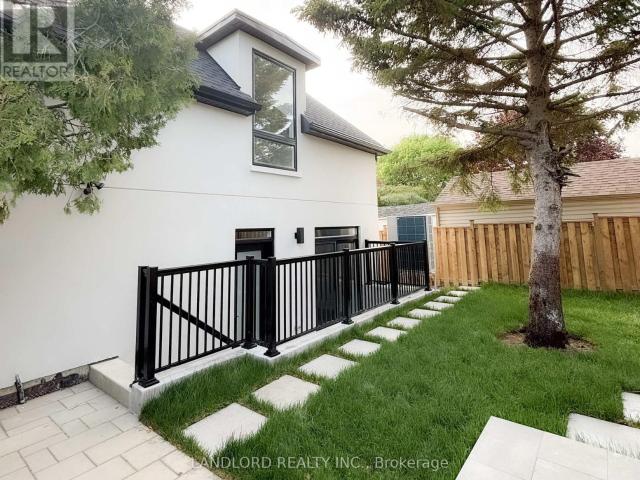 apartment at GARDEN – 104 FRANKDALE AVENUE