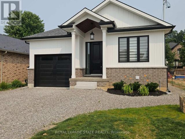 apartment at LOWER 115 CHESLEY STREET, Hamilton, Ontario, L9C3V9