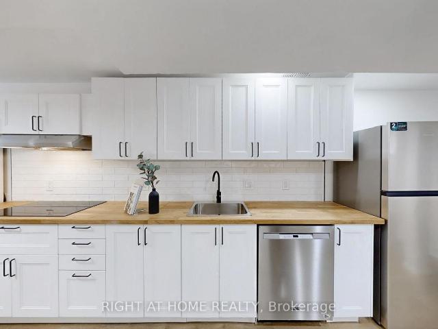 apartment at LOWER 1121 FOXGLOVE PLACE, Mississauga, Ontario, L5V2N4