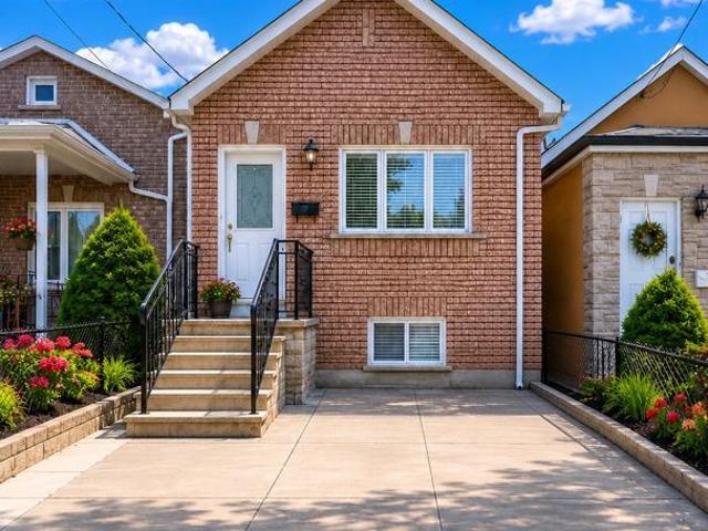 apartment at LOWER 11 SENECA AVENUE, Toronto, Ontario, M6N2G7