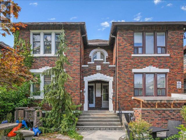 apartment at LOWER 12 CASTLE VIEW AVENUE, Toronto, Ontario, M5R1Y9