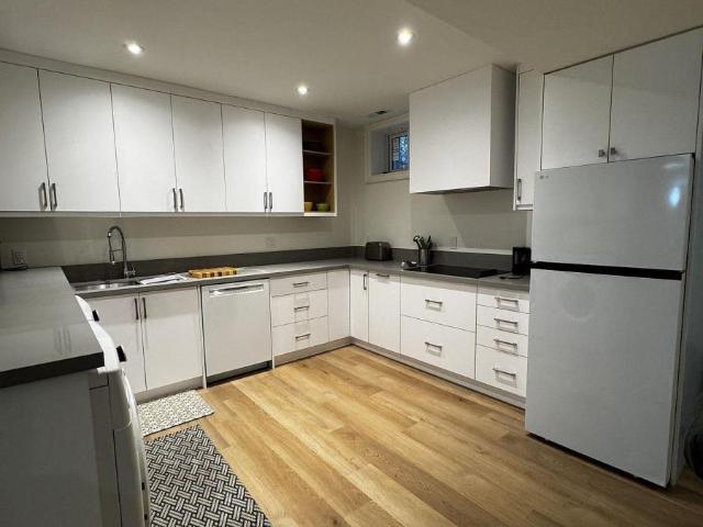 apartment at LOWER 1413 QUEEN VICTORIA AVENUE, Mississauga, Ontario, L5H3H2