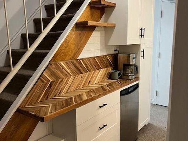 apartment at LOWER 208 CARLTON STREET, Toronto, Ontario, M5A2L1