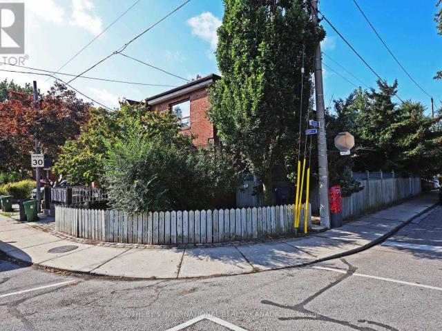apartment at LOWER 212 GLEBEMOUNT AVENUE, Toronto, Ontario, M4C3T1