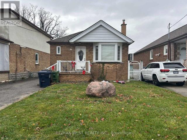 apartment at LOWER 28 SNIDER AVENUE, Toronto, Ontario, M6E4R9